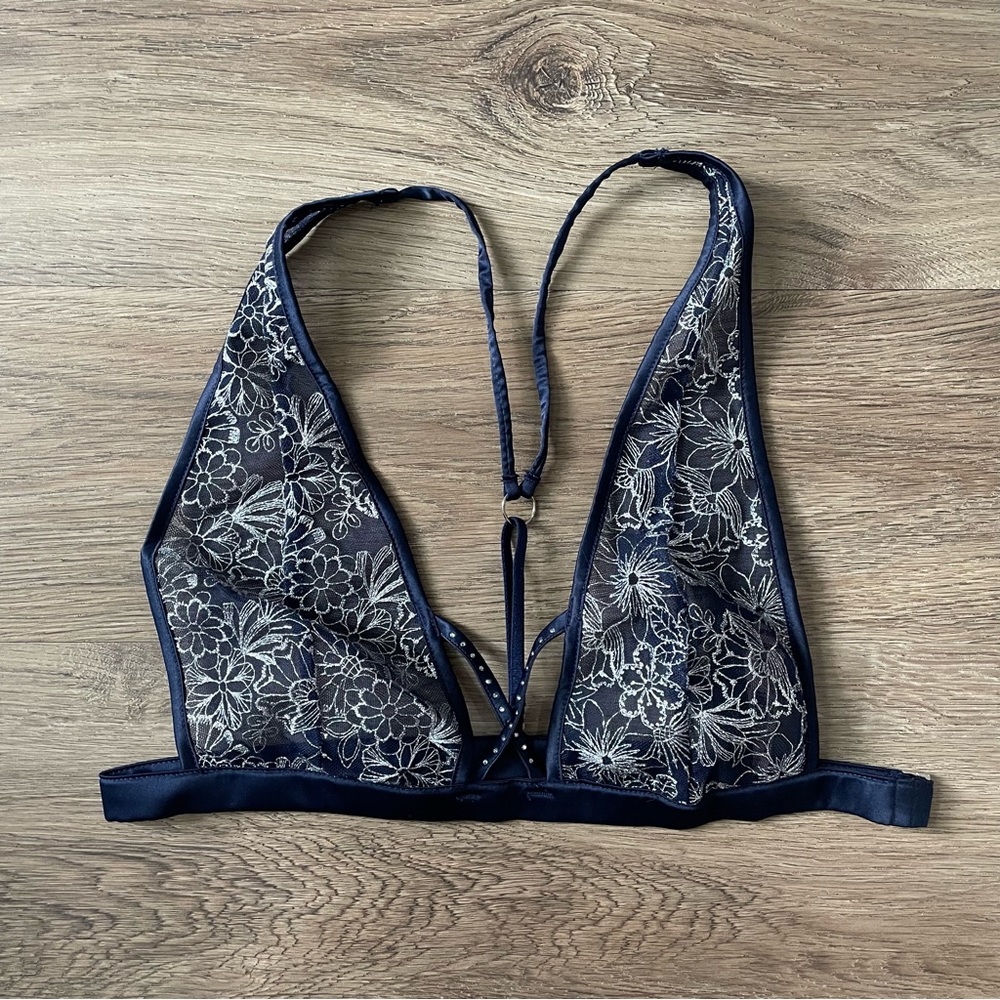 NWT Victoria’s Secret Navy Bralette - M